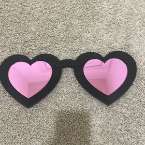 Heart sunglasses walk art mirrors